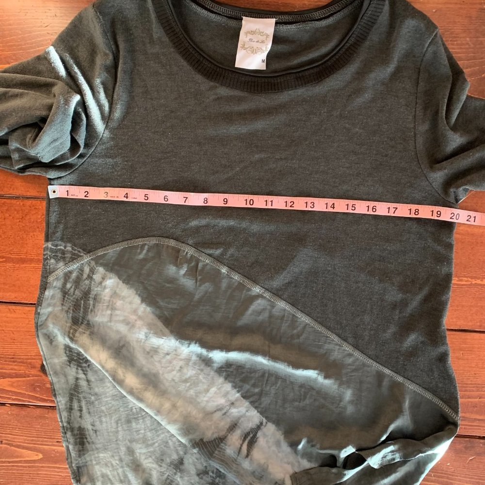 NWT Women's Flew de Lis Asymmetric Multicolor Gray Long Sleeve Medium Blouse - Picture 9 of 12